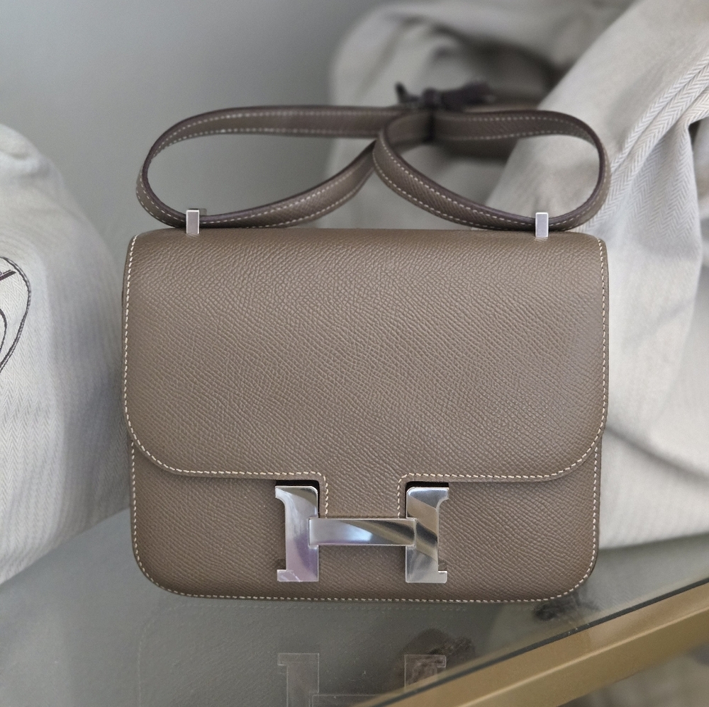 Hermes Constance 18